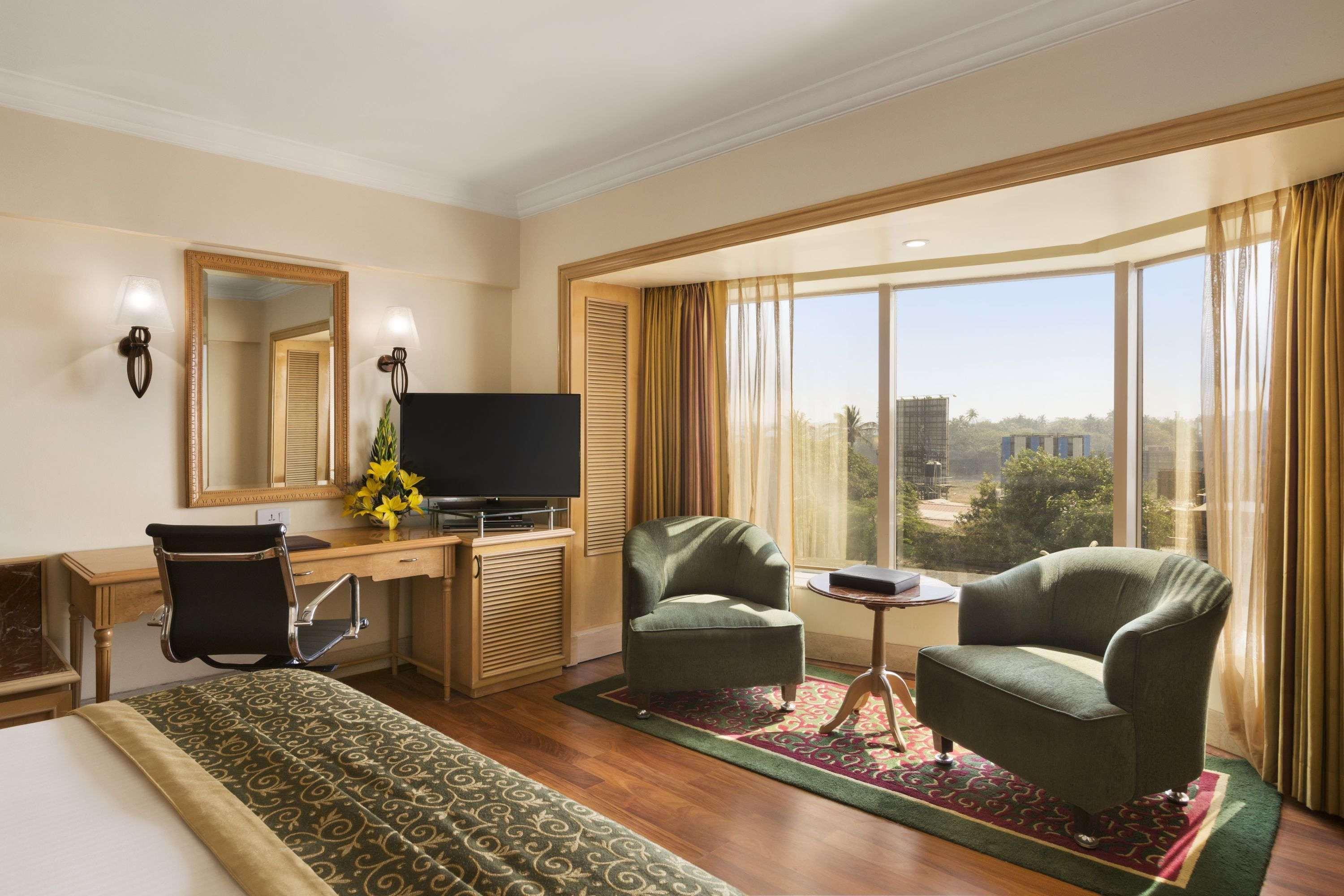 Hotel Ramada Plaza By Wyndham Palm Grove à Bombay Extérieur photo A room at the Taj Bengal