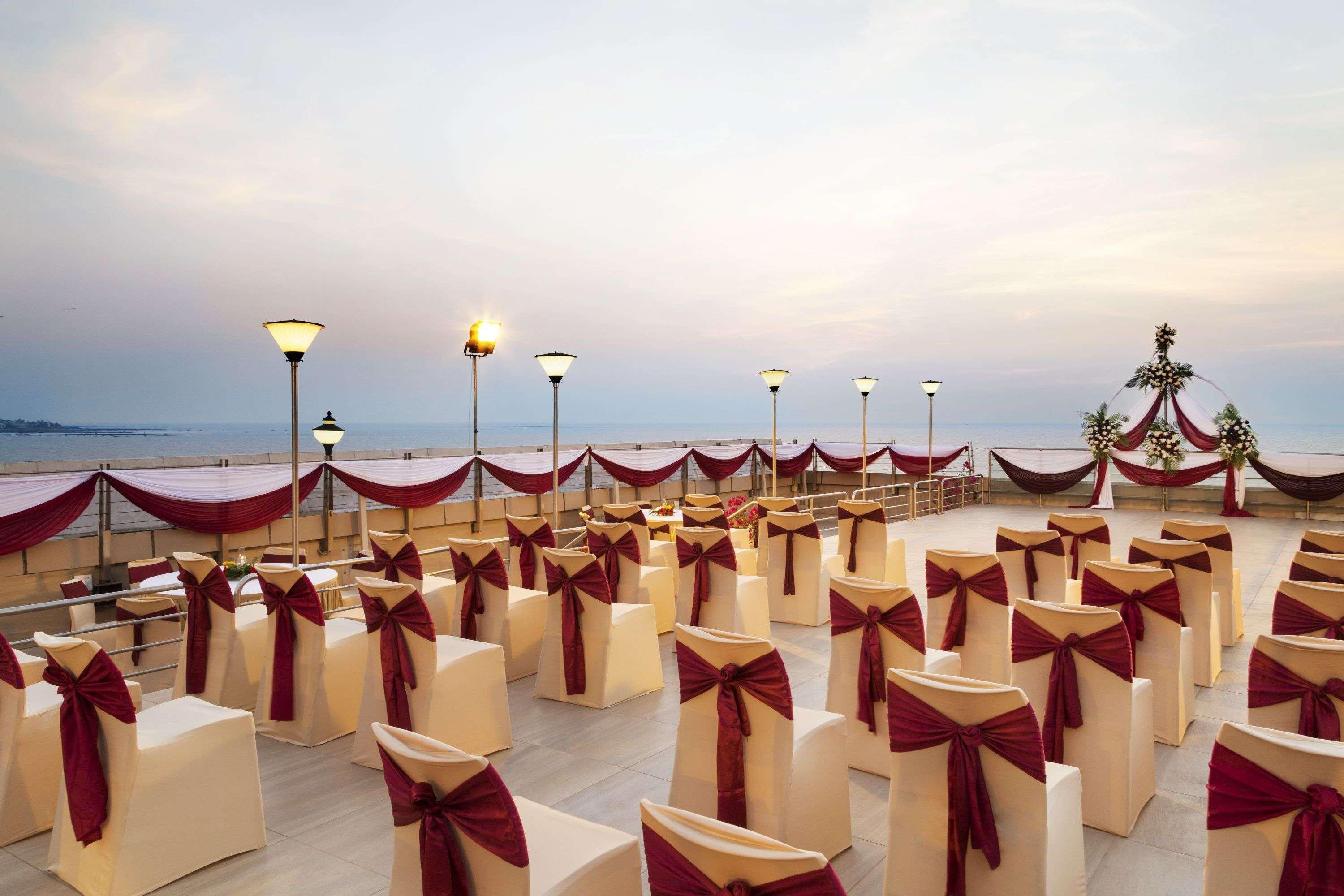 Hotel Ramada Plaza By Wyndham Palm Grove à Bombay Extérieur photo The Royal Terrace