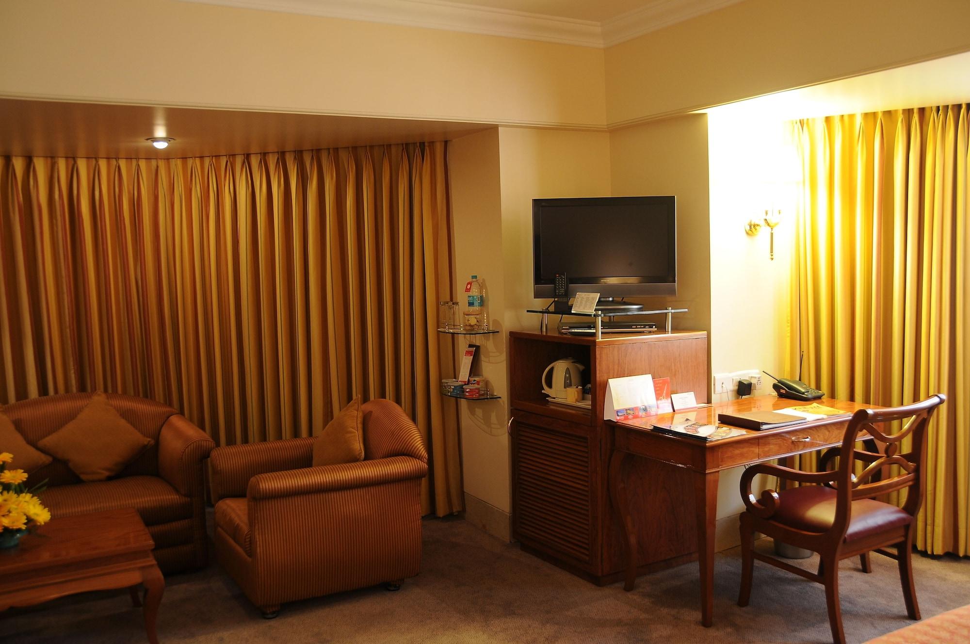 Hotel Ramada Plaza By Wyndham Palm Grove à Bombay Extérieur photo A room at the Taj Bengal