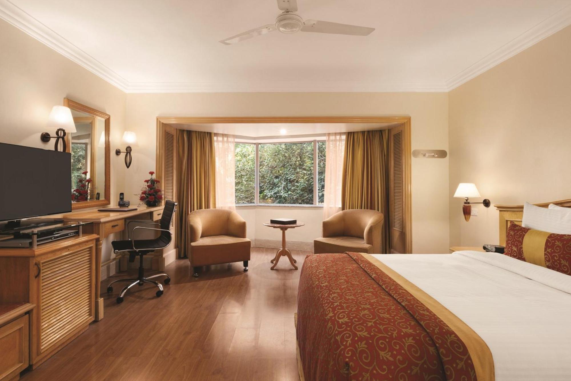 Hotel Ramada Plaza By Wyndham Palm Grove à Bombay Extérieur photo