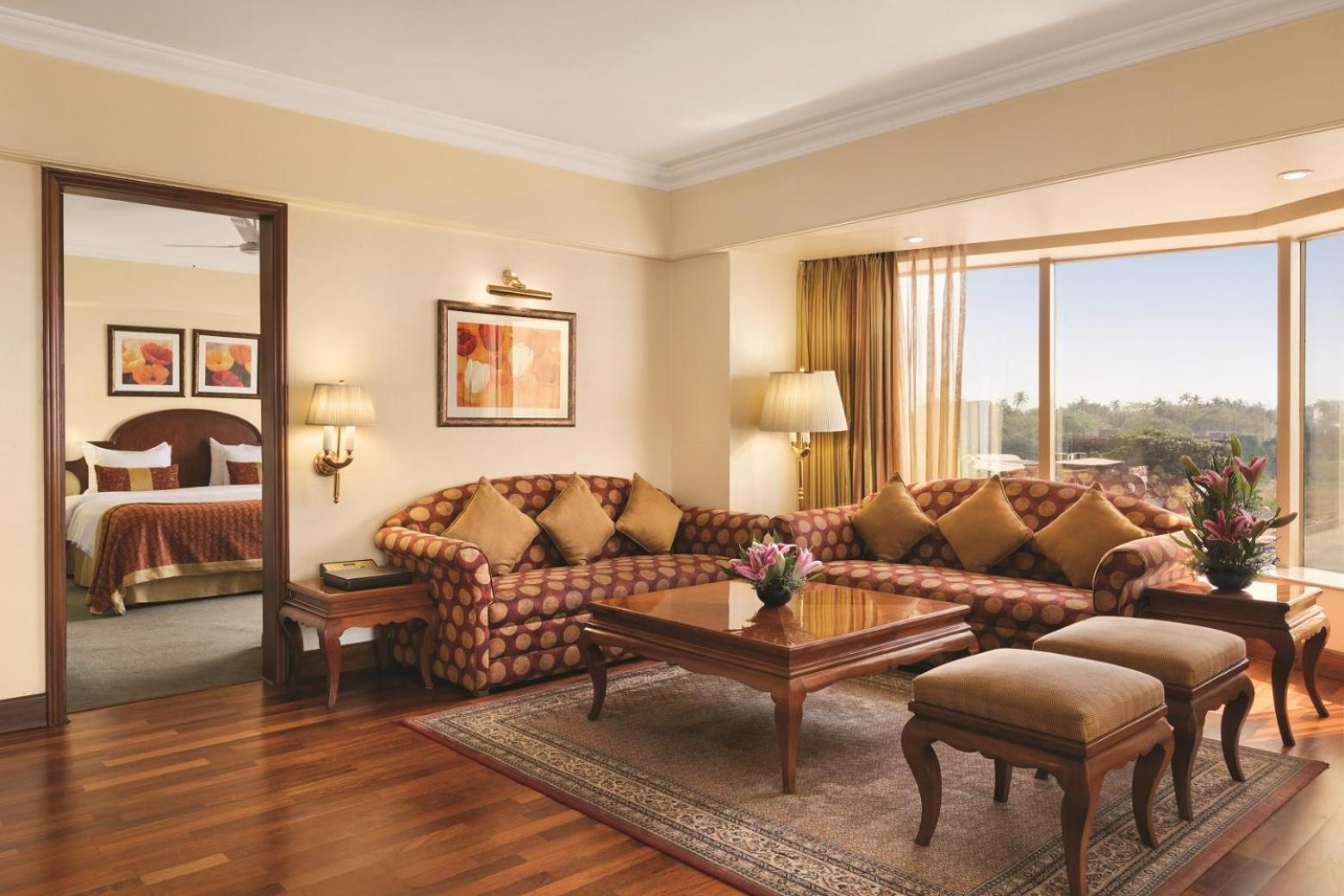 Hotel Ramada Plaza By Wyndham Palm Grove à Bombay Extérieur photo