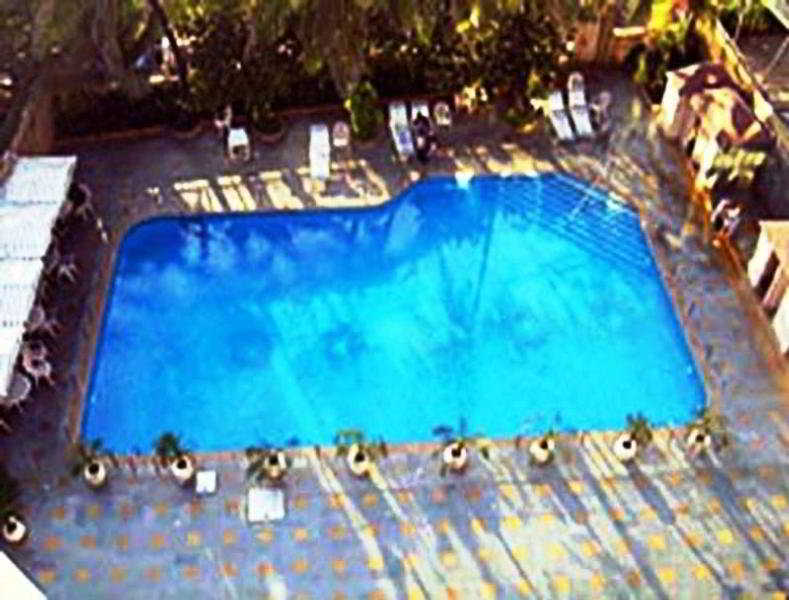 Hotel Ramada Plaza By Wyndham Palm Grove à Bombay Facilités photo The pool at the Beverly Hills Hotel