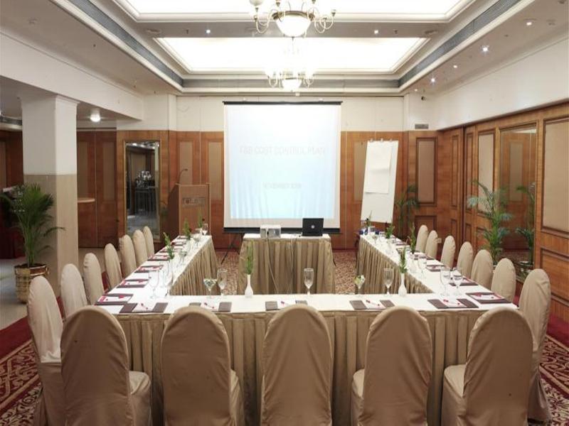 Hotel Ramada Plaza By Wyndham Palm Grove à Bombay Extérieur photo The Imperial Hotel, New Delhi