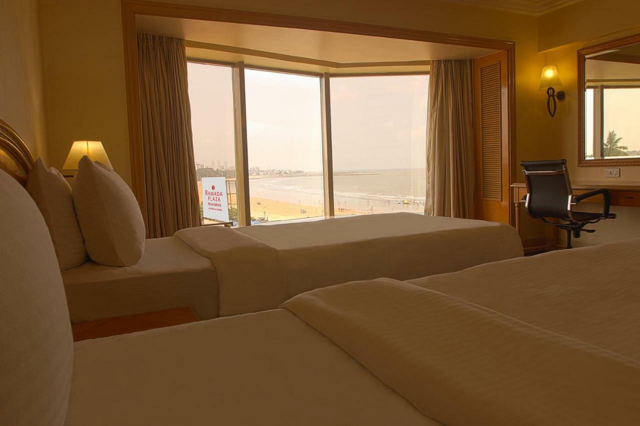 Hotel Ramada Plaza By Wyndham Palm Grove à Bombay Extérieur photo A room at the hotel